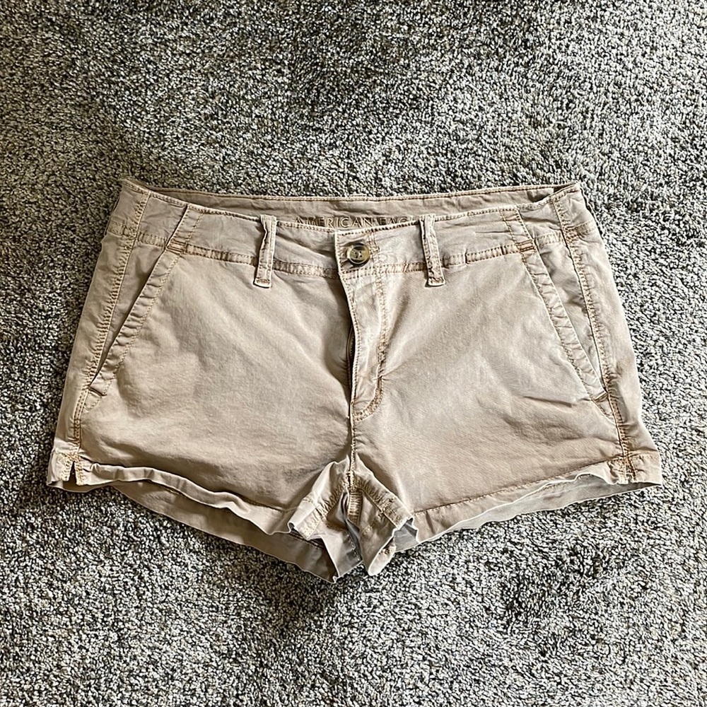 Khaki shorts. Women’s size 8.